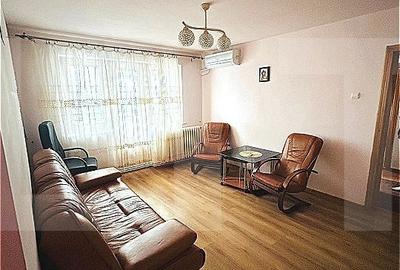 Apartament cu 3 camere semidecomandat, mobilat în Nord-Vest