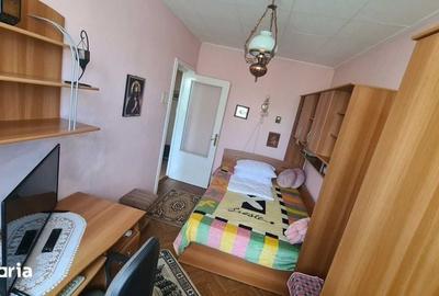 Apartament cu 3 camere în Țiglina 1