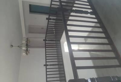 Casă cu 6 camere în Central - 10