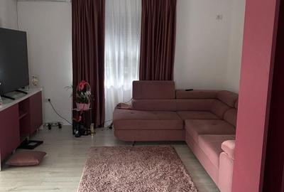 Casă cu 4 camere cu Teren 4000 Mp în Cârcea