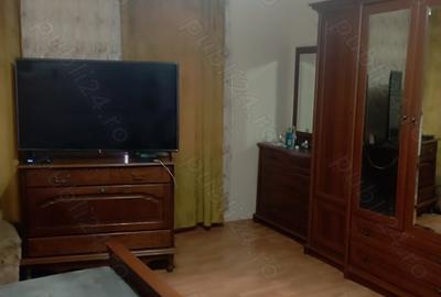 Casă cu 6 camere cu Teren 3100 Mp în Pișchia - 1