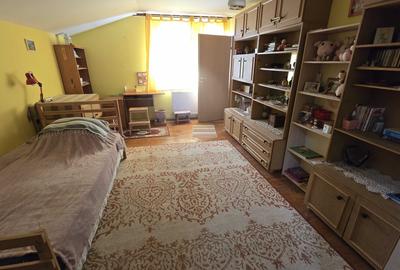Casă cu 4 camere în Clinceni