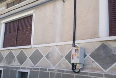 Casă individuală cu 2 camere cu Canalizare în Central