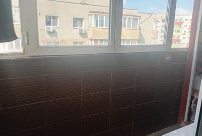 Apartament cu 2 camere decomandat în Rahova - 2