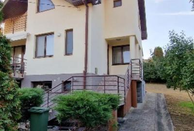 Casă cu 3 camere în Răsăritului - 1