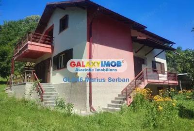 Casă cu Teren 3657 Mp în Izvoru (Valea Lungă)