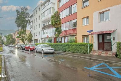 Apartament cu 2 camere semidecomandat în Est
