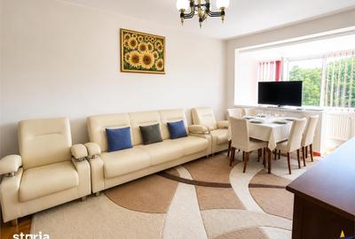 Apartament cu 3 camere decomandat în Libertății