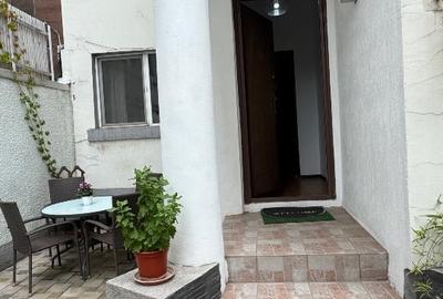 Apartament cu 3 camere semidecomandat, mobilat în Decebal - 12