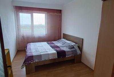 Apartament cu 3 camere decomandat în Sud