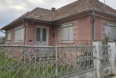 Casă cu 4 camere în Bața - 2