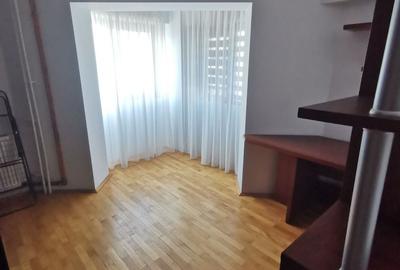 Apartament cu 4 camere decomandat în Exterior Vest