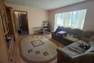 Apartament cu 2 camere semidecomandat în Dâmbovița