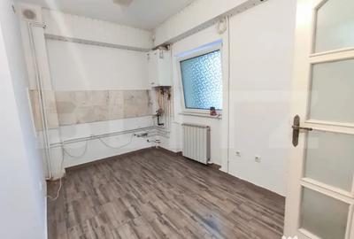 Spațiu comercial, de 45 mp, în Central - 4