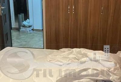 Apartament cu 3 camere decomandat în Hala Centrală