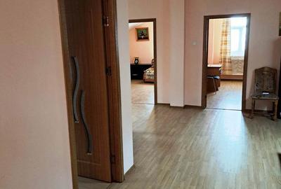 Casă cu 4 camere în Central - 1