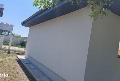 Casă cu 4 camere cu Teren 300 Mp în Central - 2