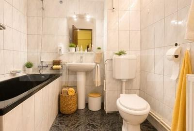 Garsonieră decomandată în Central
