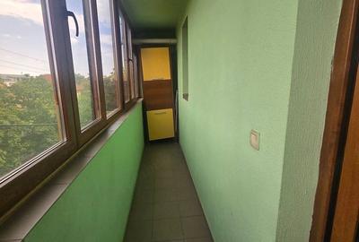 Garsonieră decomandată în Lipovei