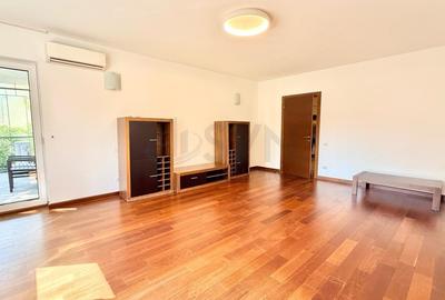 Apartament cu 4 camere decomandat, mobilat în Polonă