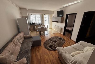 Apartament cu 3 camere decomandat, mobilat în Central