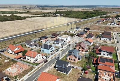Casă cu 4 camere cu Teren 584 Mp în Giarmata