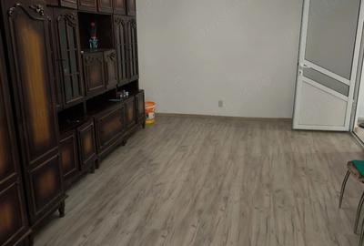 Apartament cu 3 camere decomandat în Traian