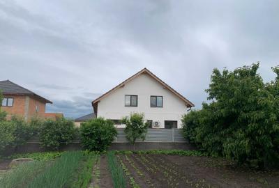 Casă cu 3 camere în Câmpia Turzii