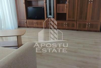 Apartament cu 3 camere decomandat, mobilat în Micălaca