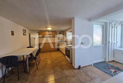 Apartament cu 2 camere decomandat, mobilat în Lupeni - 9