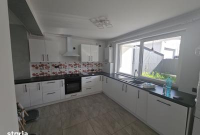 Casă cu 4 camere cu Teren 200 Mp în Livezeni - 2