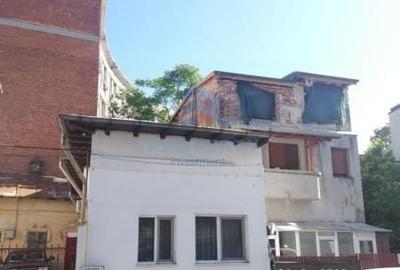 Casă cu 2 camere în Tineretului