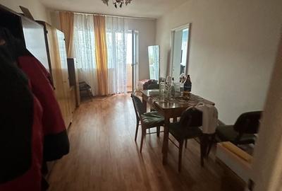 Apartament cu 2 camere decomandat în Petros - 2
