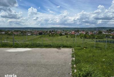 Teren de 1400 mp, în Central - 3