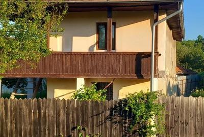 Casă cu 3 camere cu Teren 1800 Mp în Bălănești
