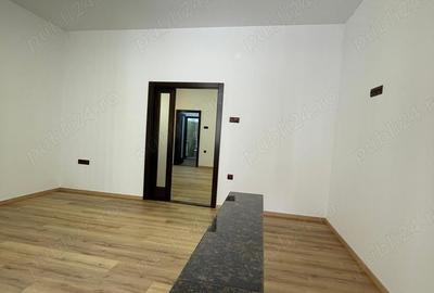 Spațiu comercial, de 75 mp, în Central