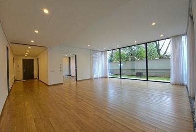 Apartament cu 4 camere în Primăverii - 2