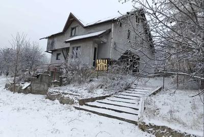 Teren de 4863 mp, în Adâncata - 4