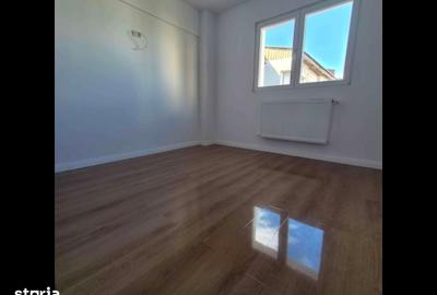 Apartament cu 3 camere decomandat în Mioriței
