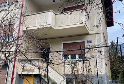 Casă cu 4 camere cu Teren 250 Mp în Traian