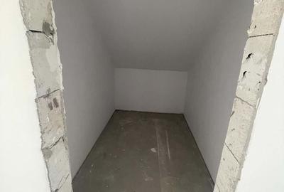 Casă cu 7 camere cu Teren 750 Mp în Central - 16
