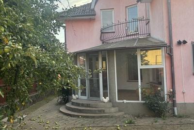 Casă cu 4 camere în Central