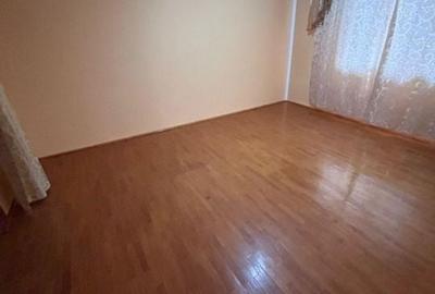 Casă cu 4 camere în Exterior Vest