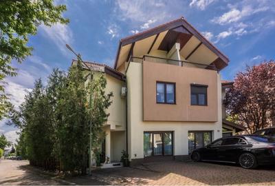 Duplex cu 8 camere cu Canalizare în Central - 9