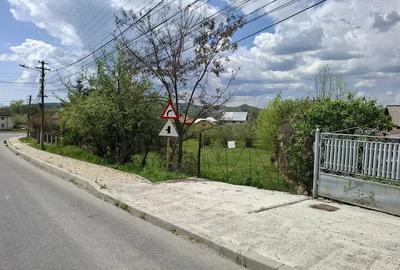Teren de 1010 mp, în Central - 2