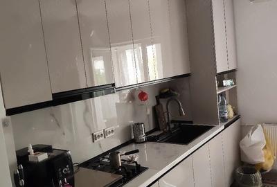 Apartament cu 2 camere decomandat în Cișmigiu