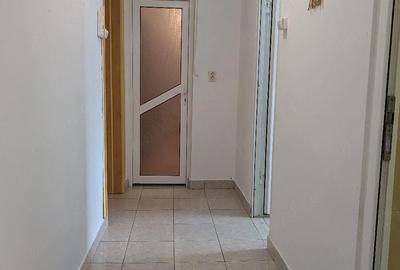 Apartament cu 3 camere semidecomandat în Central - 7