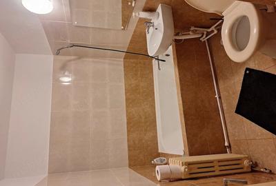 Apartament cu 2 camere semidecomandat în Micro 4 - 6