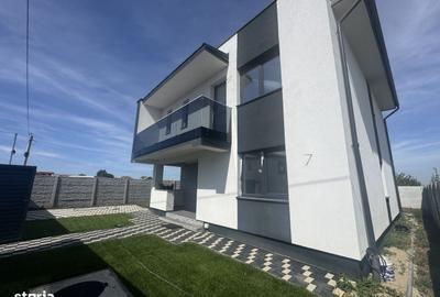 Casă cu 4 camere cu Teren 400 Mp în Domnești