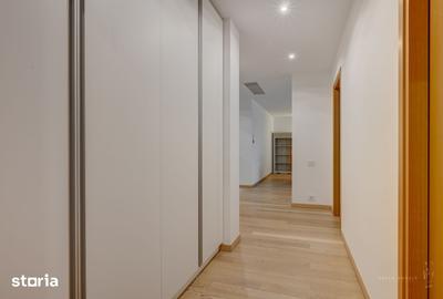 Apartament cu 4 camere în Aviatorilor